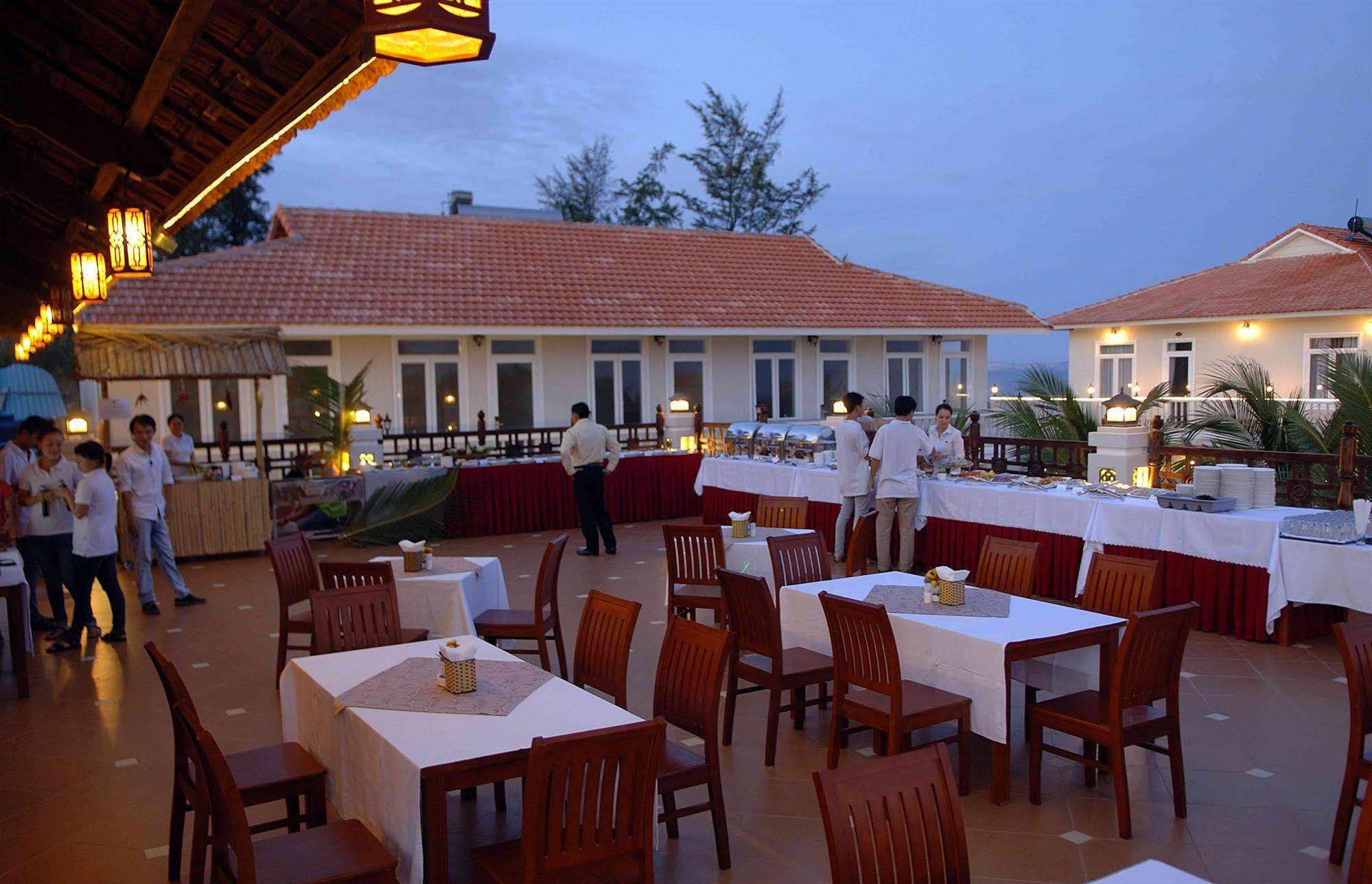 Saigon Emerald Beach Resort Phan Thiet Exteriör bild